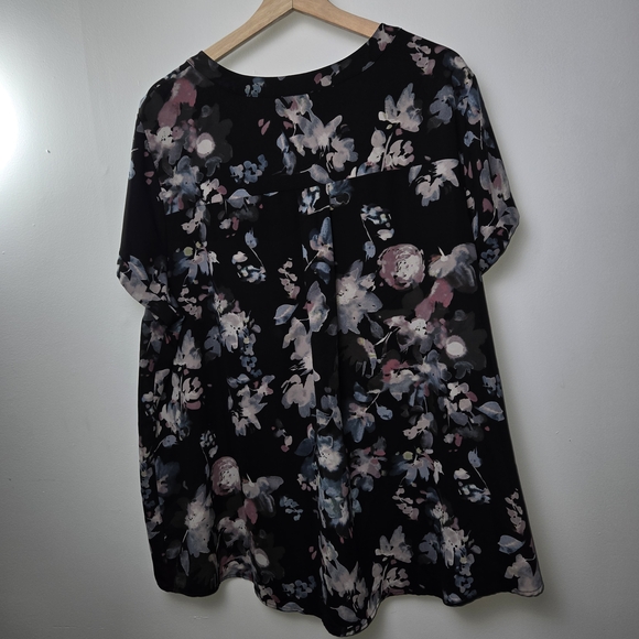 3 For $60. Simply Vera Vera Wang Black Floral Blouse - Picture 4 of 11